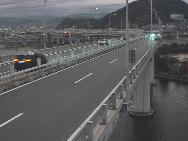 橋梁中央部 仁保方面　↗ 