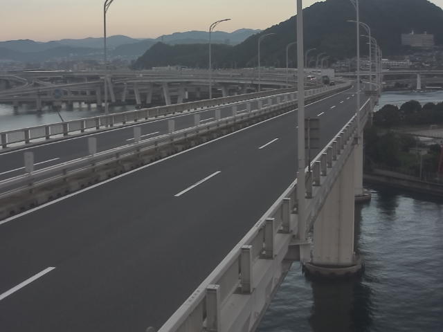 橋梁中央部 仁保方面　↗ 