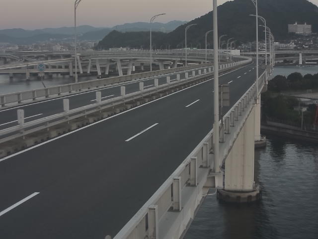 橋梁中央部 仁保方面 ↗ 橋梁中央部 仁保方面 ↗