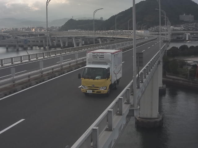 橋梁中央部 仁保方面　↗ 