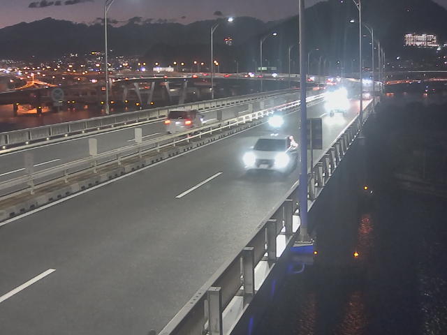 橋梁中央部 仁保方面　↗ 