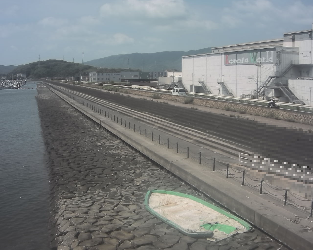 一文字防潮堤 ボートパーク方面　↖