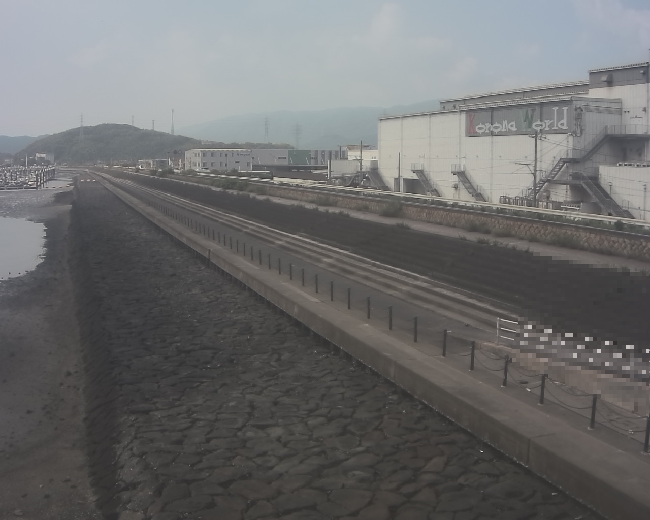 一文字防潮堤 ボートパーク方面　↖