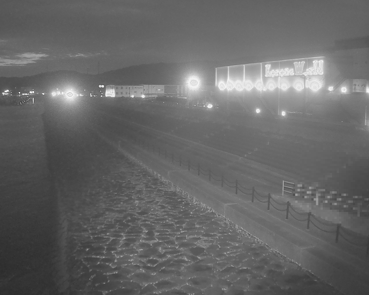 一文字防潮堤 ボートパーク方面　↖