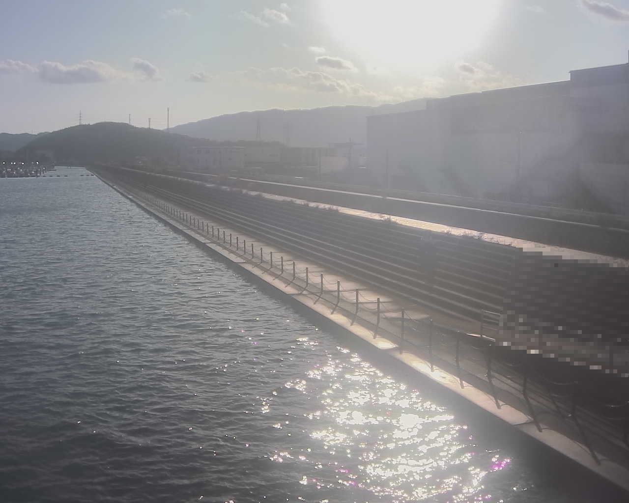 一文字防潮堤 ボートパーク方面　↖