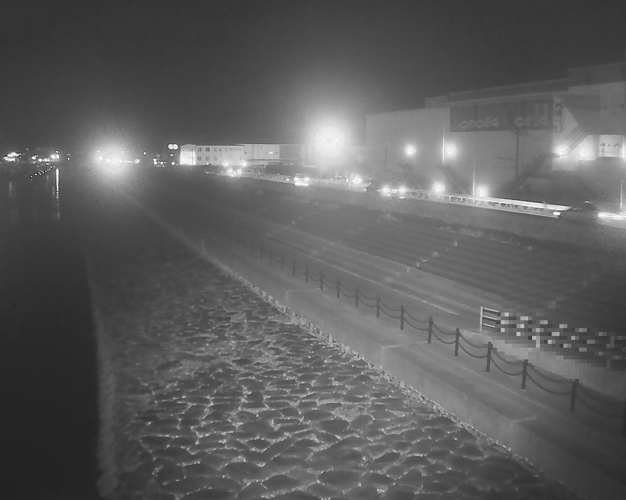 一文字防潮堤 ボートパーク方面　↖