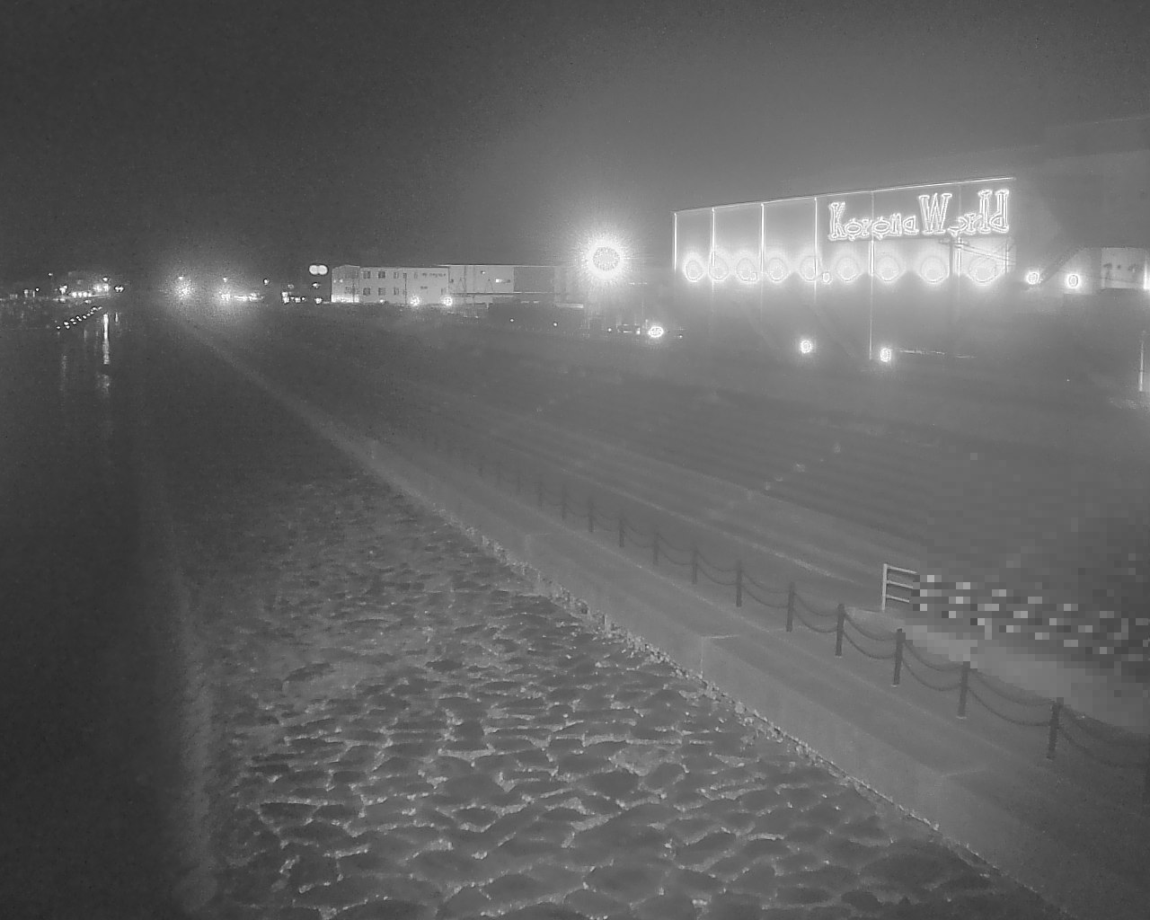 一文字防潮堤 ボートパーク方面　↖