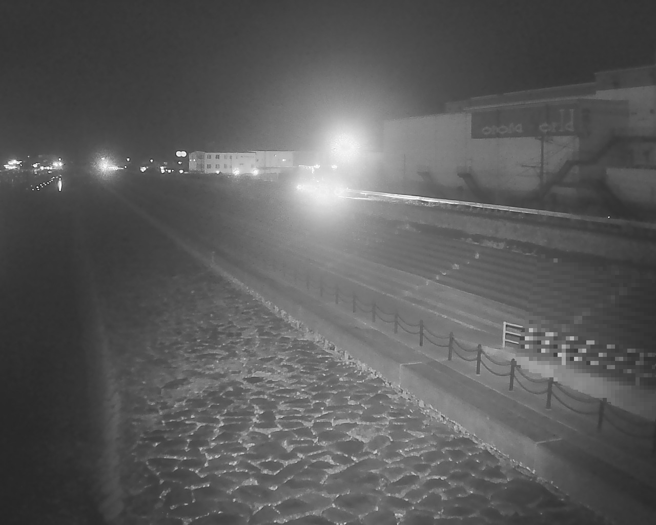 一文字防潮堤 ボートパーク方面　↖