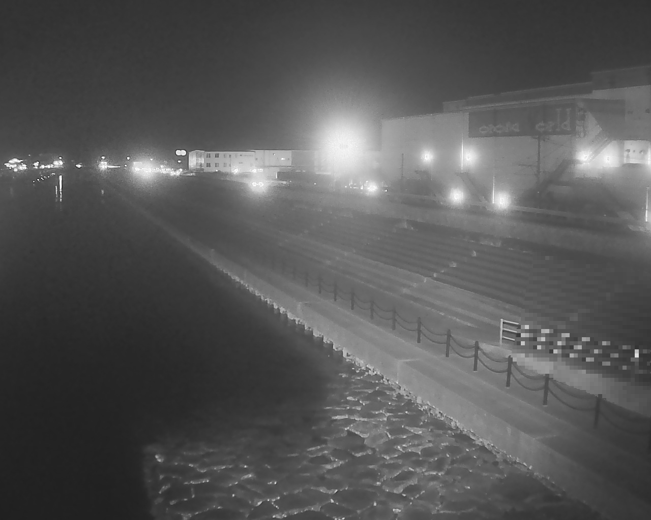 一文字防潮堤 ボートパーク方面　↖