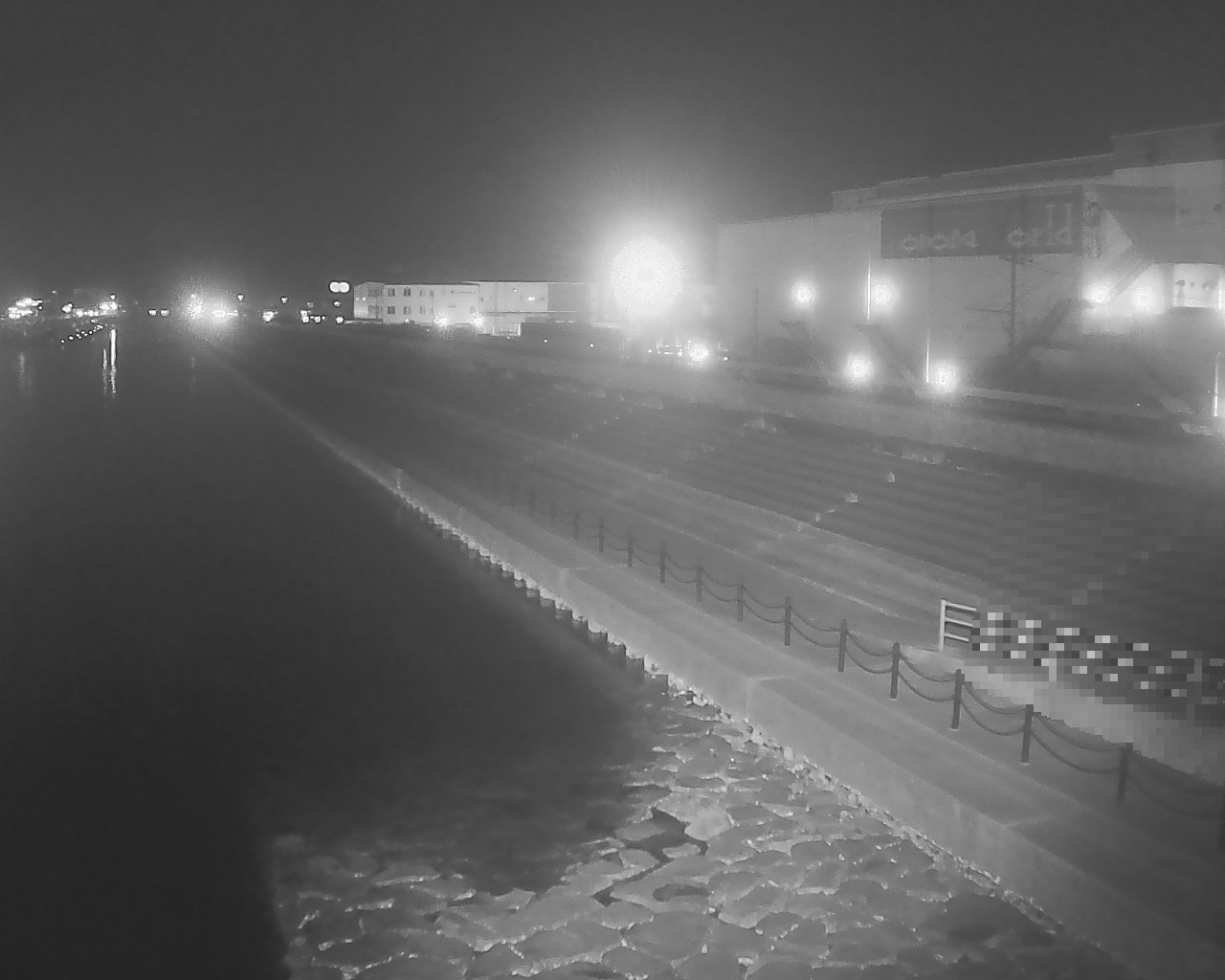 一文字防潮堤 ボートパーク方面　↖