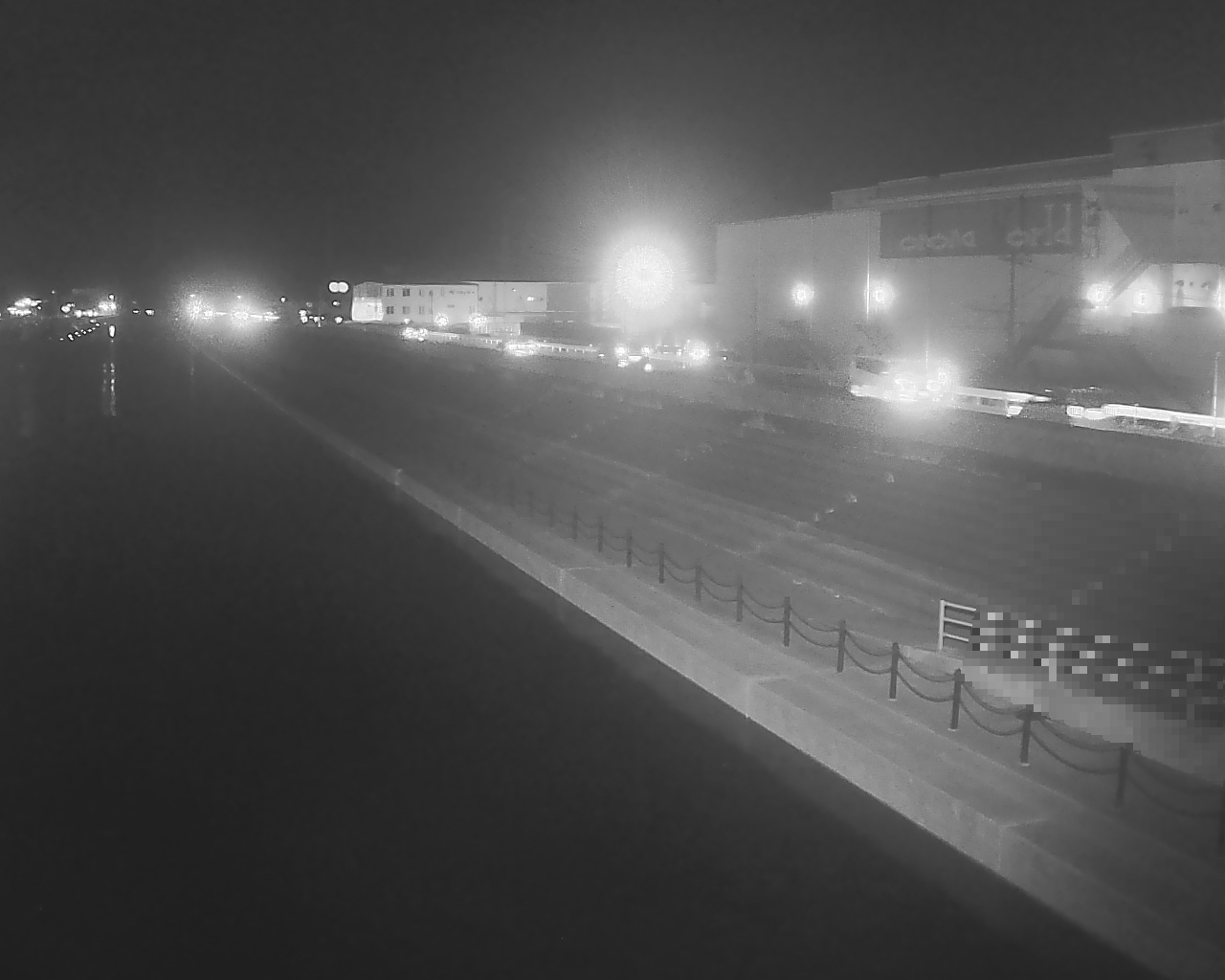 一文字防潮堤 ボートパーク方面 ↖ 一文字防潮堤 ボートパーク方面 ↖