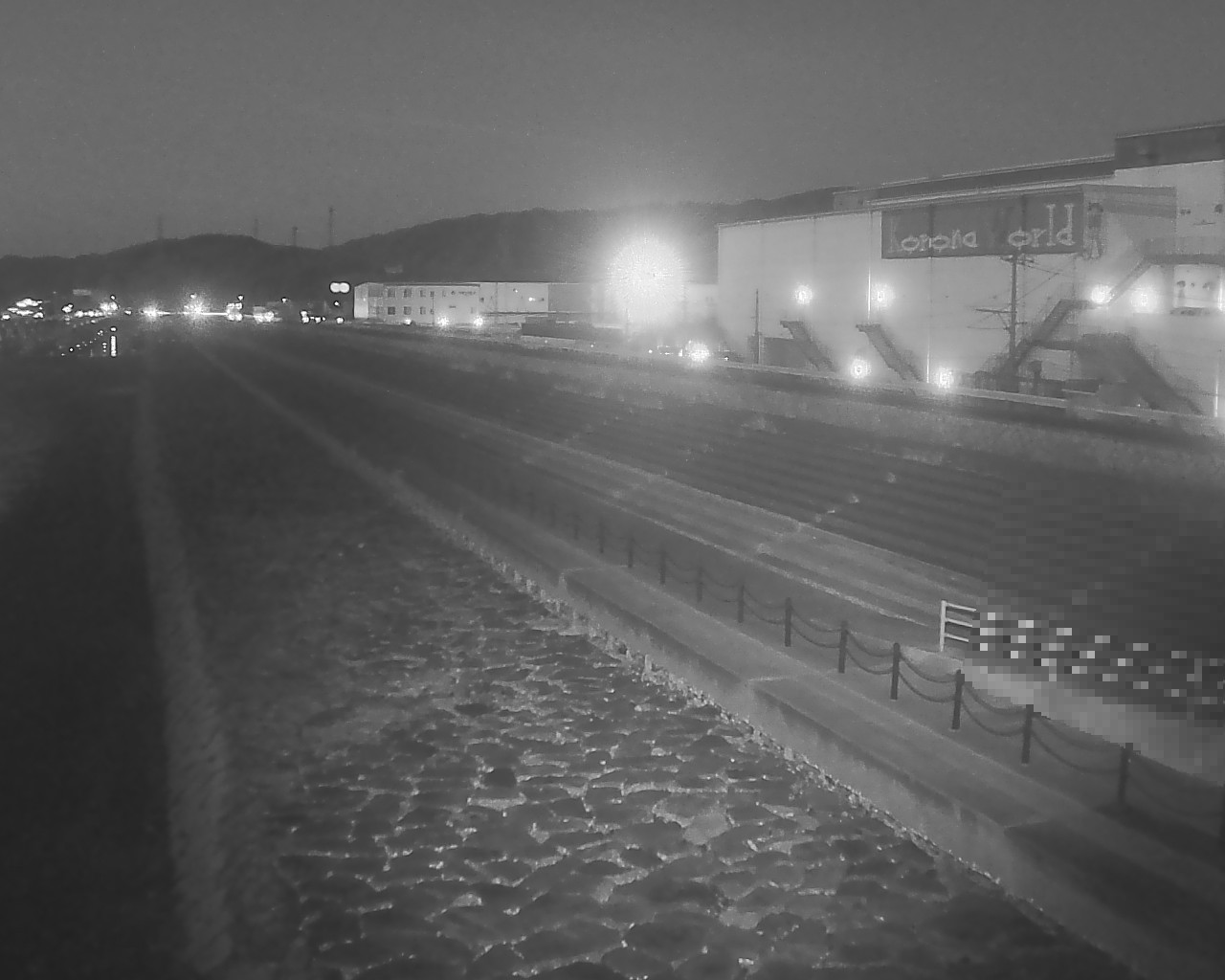 一文字防潮堤 ボートパーク方面 ↖ 一文字防潮堤 ボートパーク方面 ↖