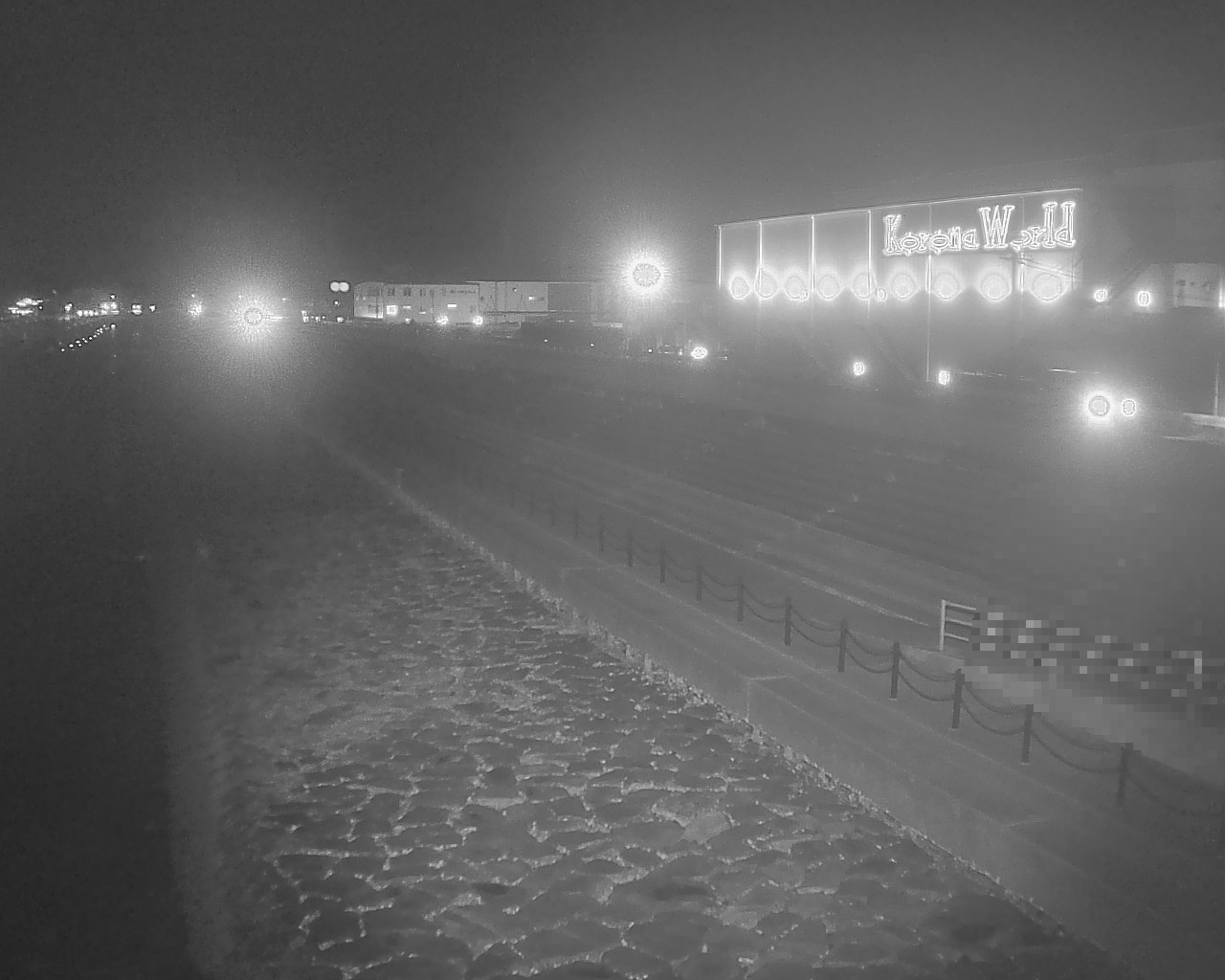 一文字防潮堤 ボートパーク方面　↖