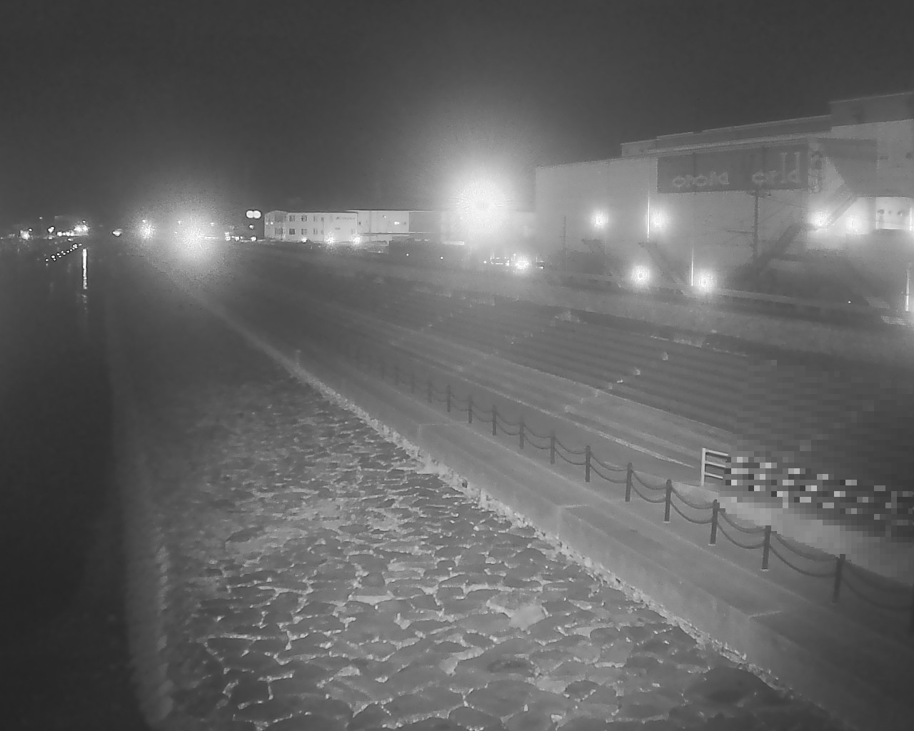 一文字防潮堤 ボートパーク方面　↖