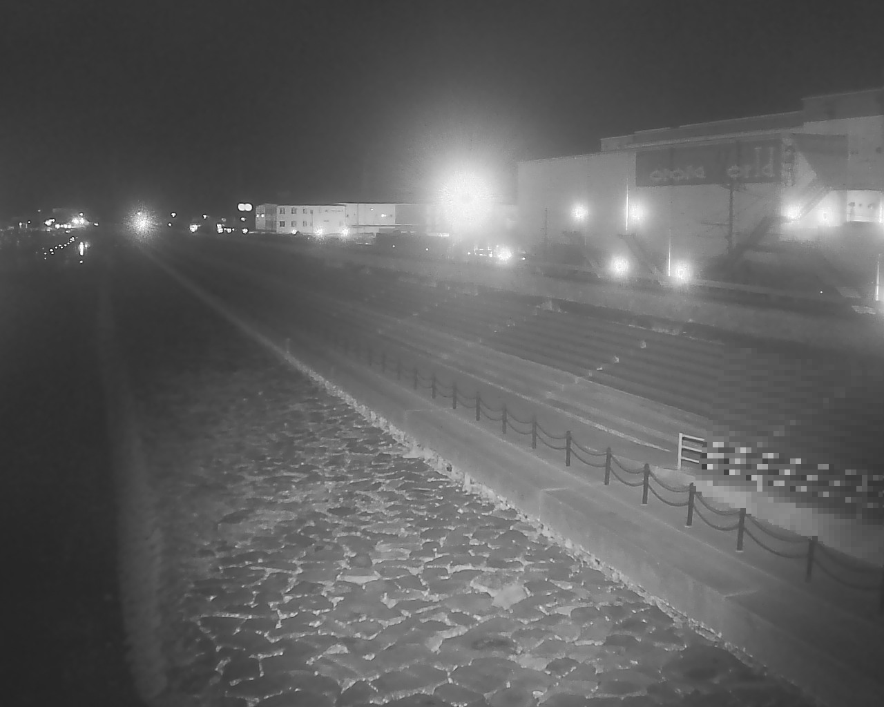 一文字防潮堤 ボートパーク方面　↖