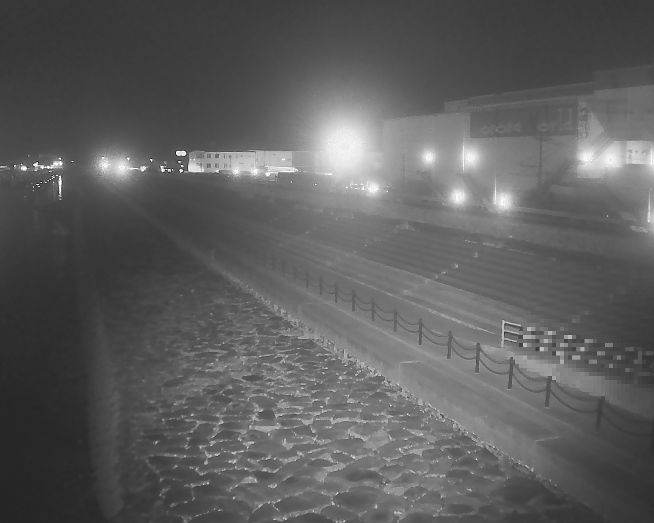 一文字防潮堤 ボートパーク方面　↖