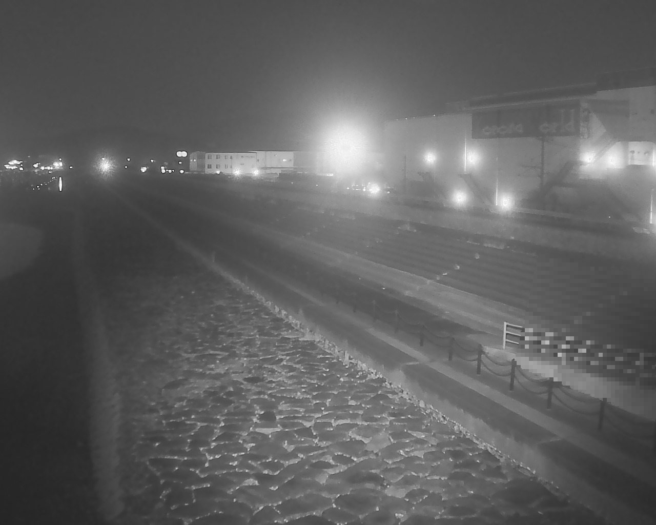 一文字防潮堤 ボートパーク方面　↖