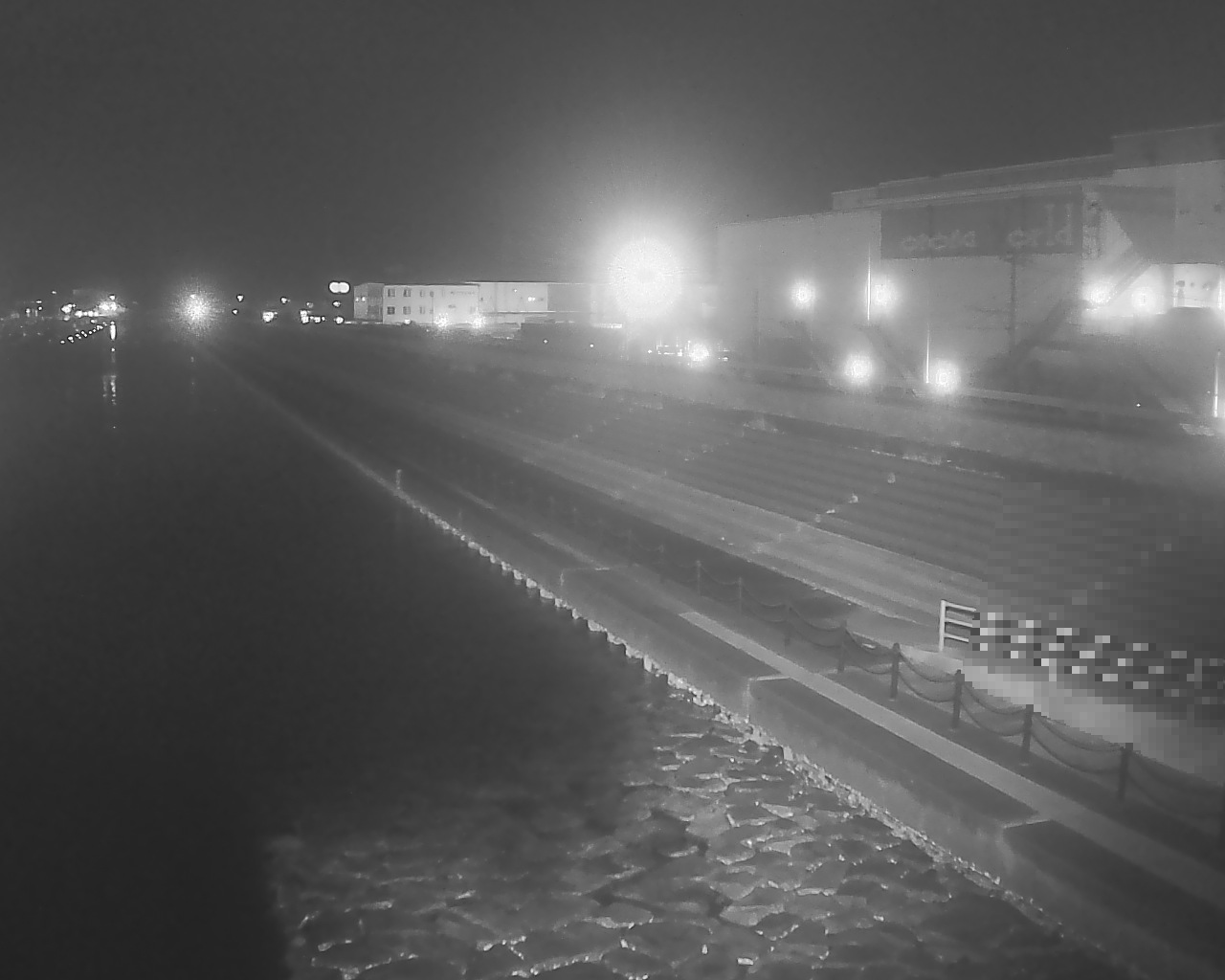 一文字防潮堤 ボートパーク方面 ↖ 一文字防潮堤 ボートパーク方面 ↖