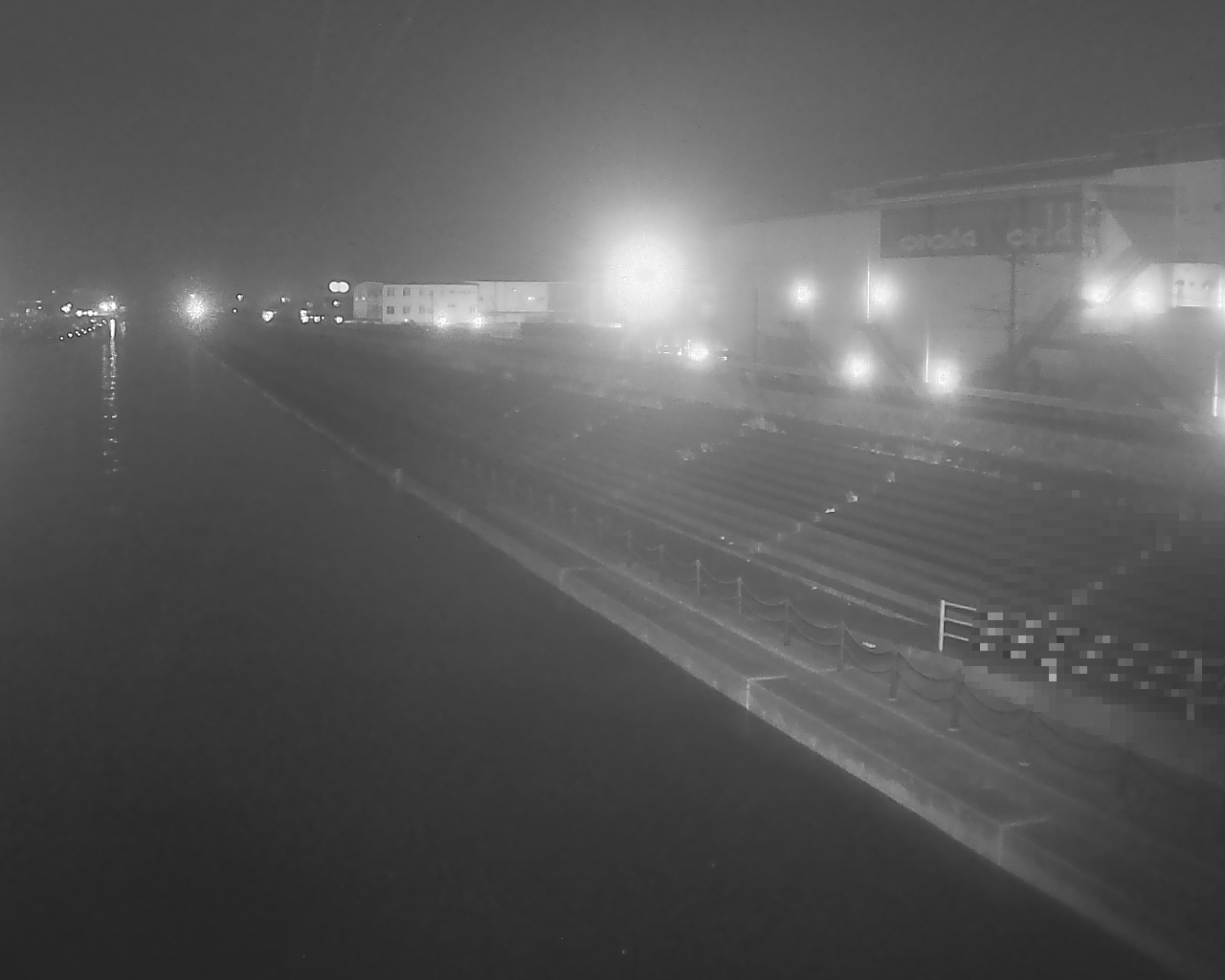 一文字防潮堤 ボートパーク方面 ↖ 一文字防潮堤 ボートパーク方面 ↖