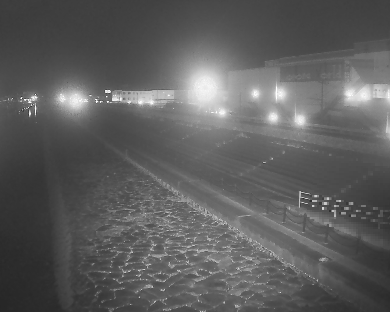 一文字防潮堤 ボートパーク方面　↖