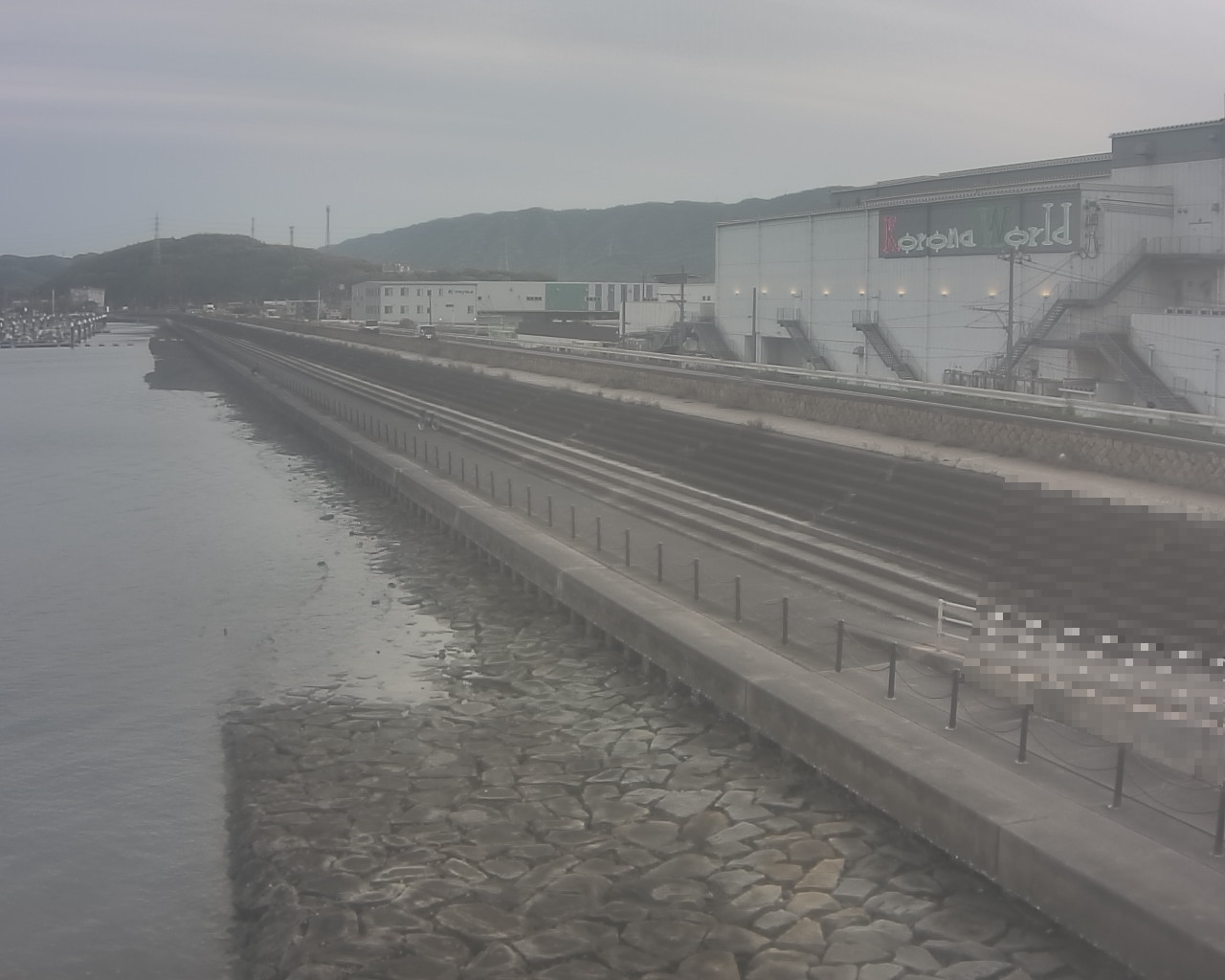 一文字防潮堤 ボートパーク方面 ↖ 一文字防潮堤 ボートパーク方面 ↖