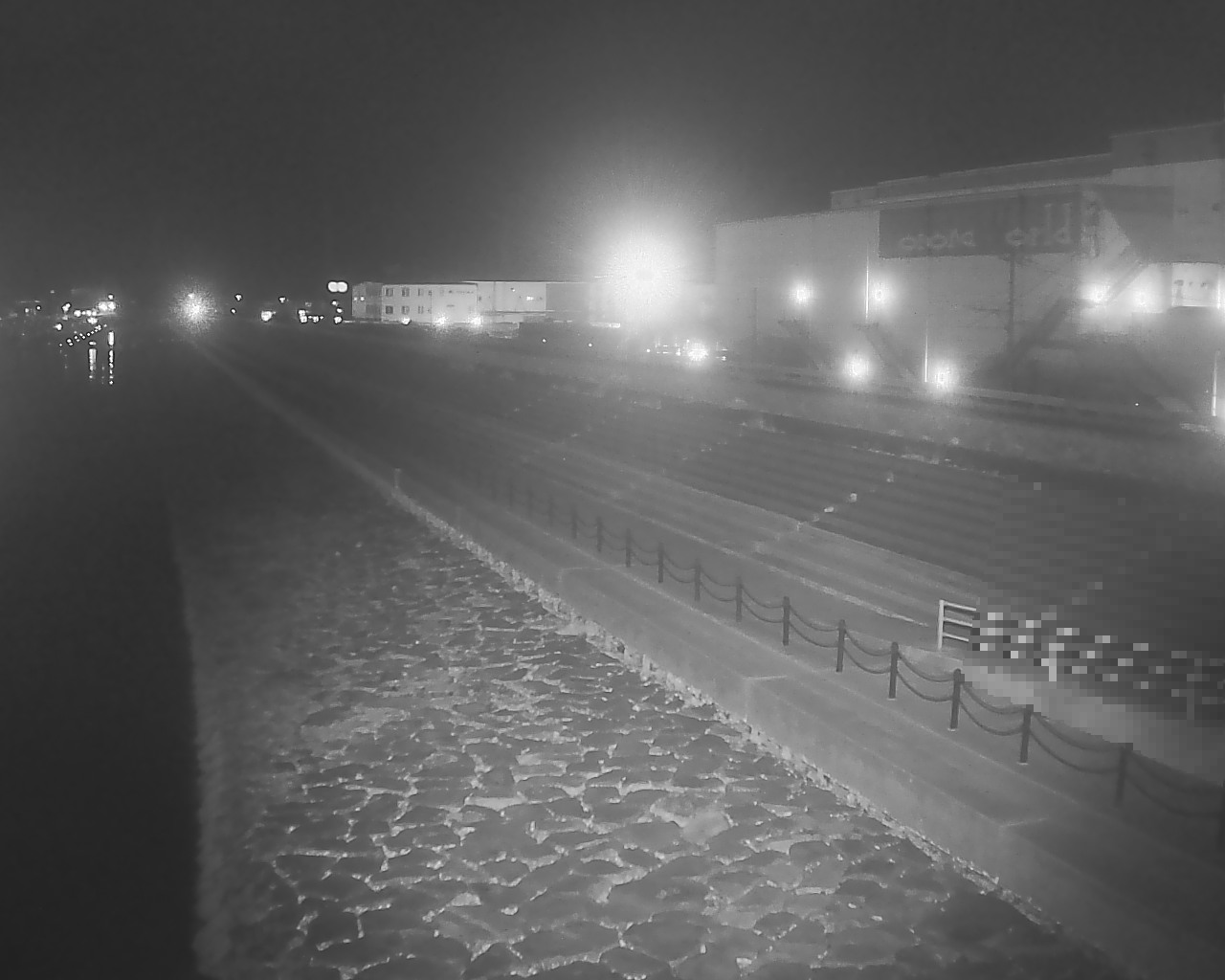 一文字防潮堤 ボートパーク方面　↖