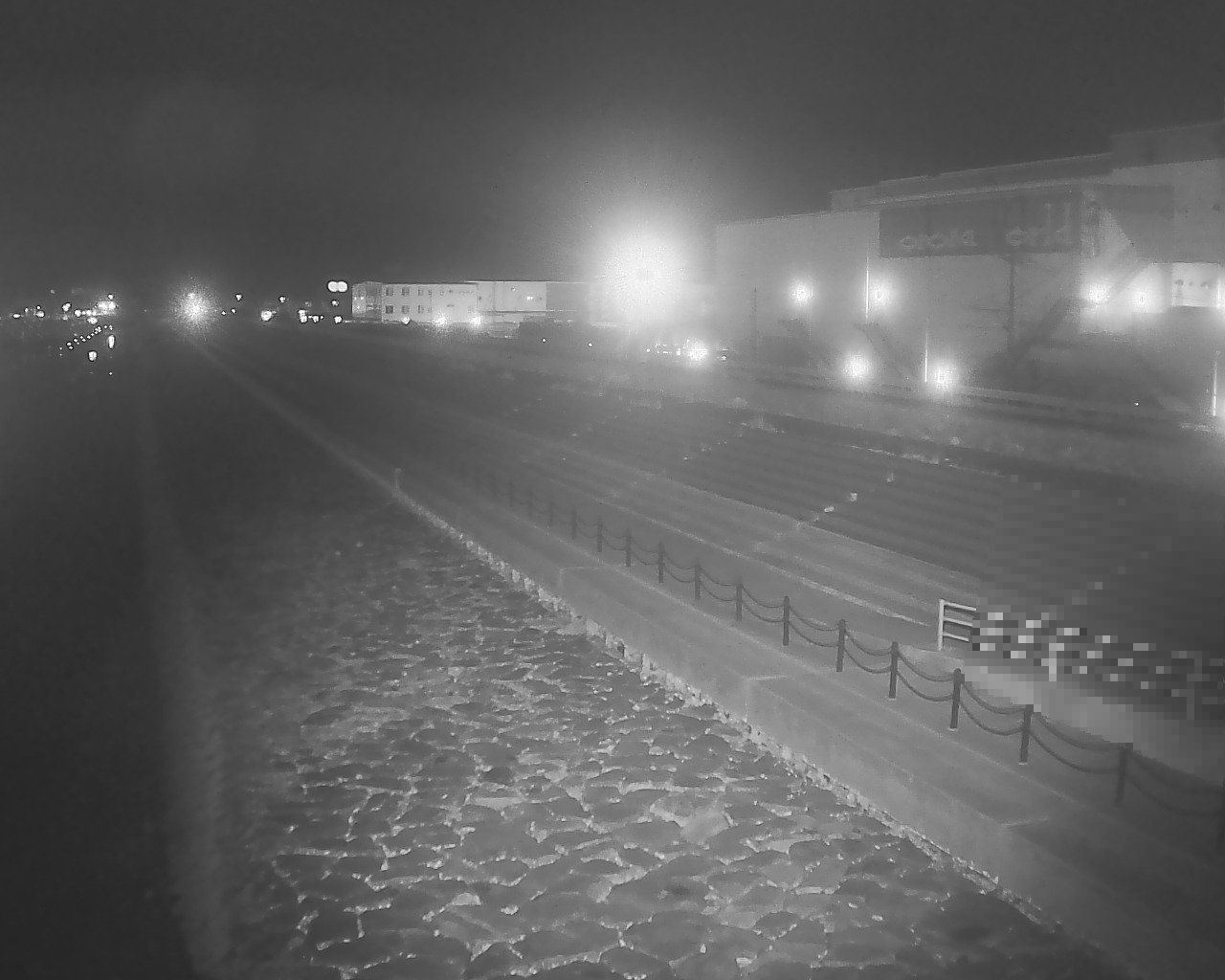 一文字防潮堤 ボートパーク方面　↖