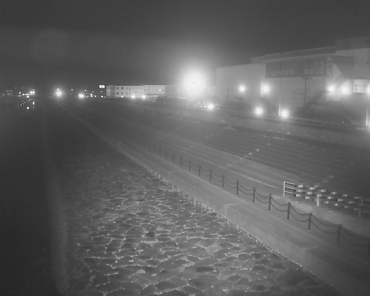 一文字防潮堤 ボートパーク方面　↖