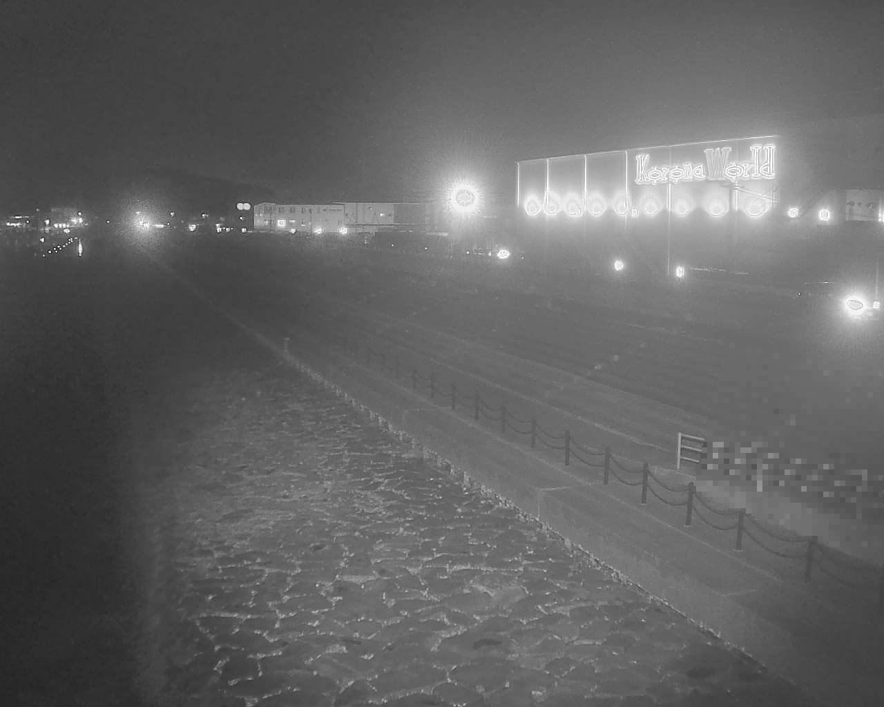 一文字防潮堤 ボートパーク方面　↖