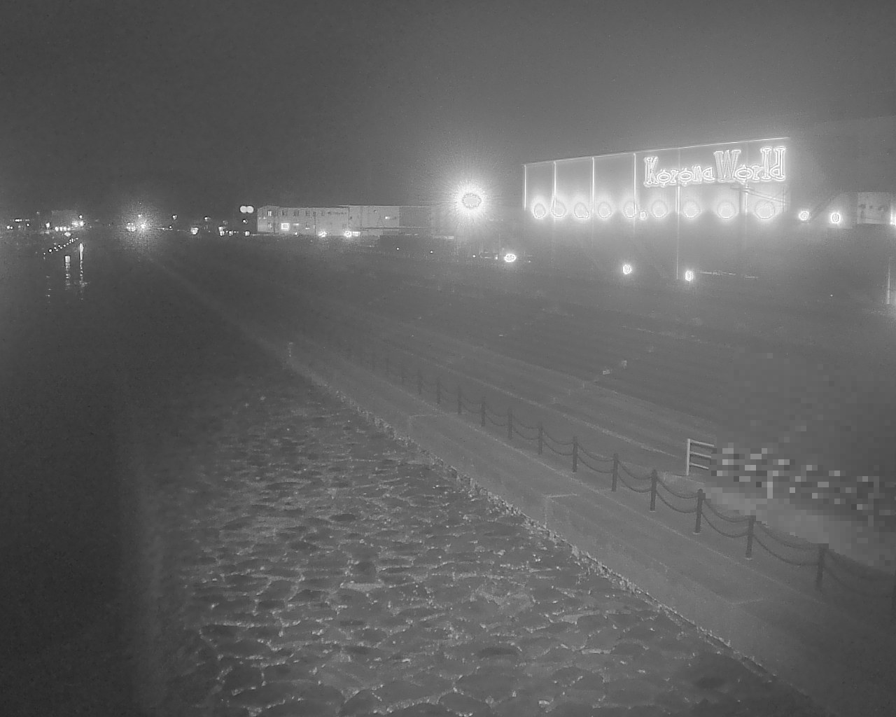 一文字防潮堤 ボートパーク方面　↖