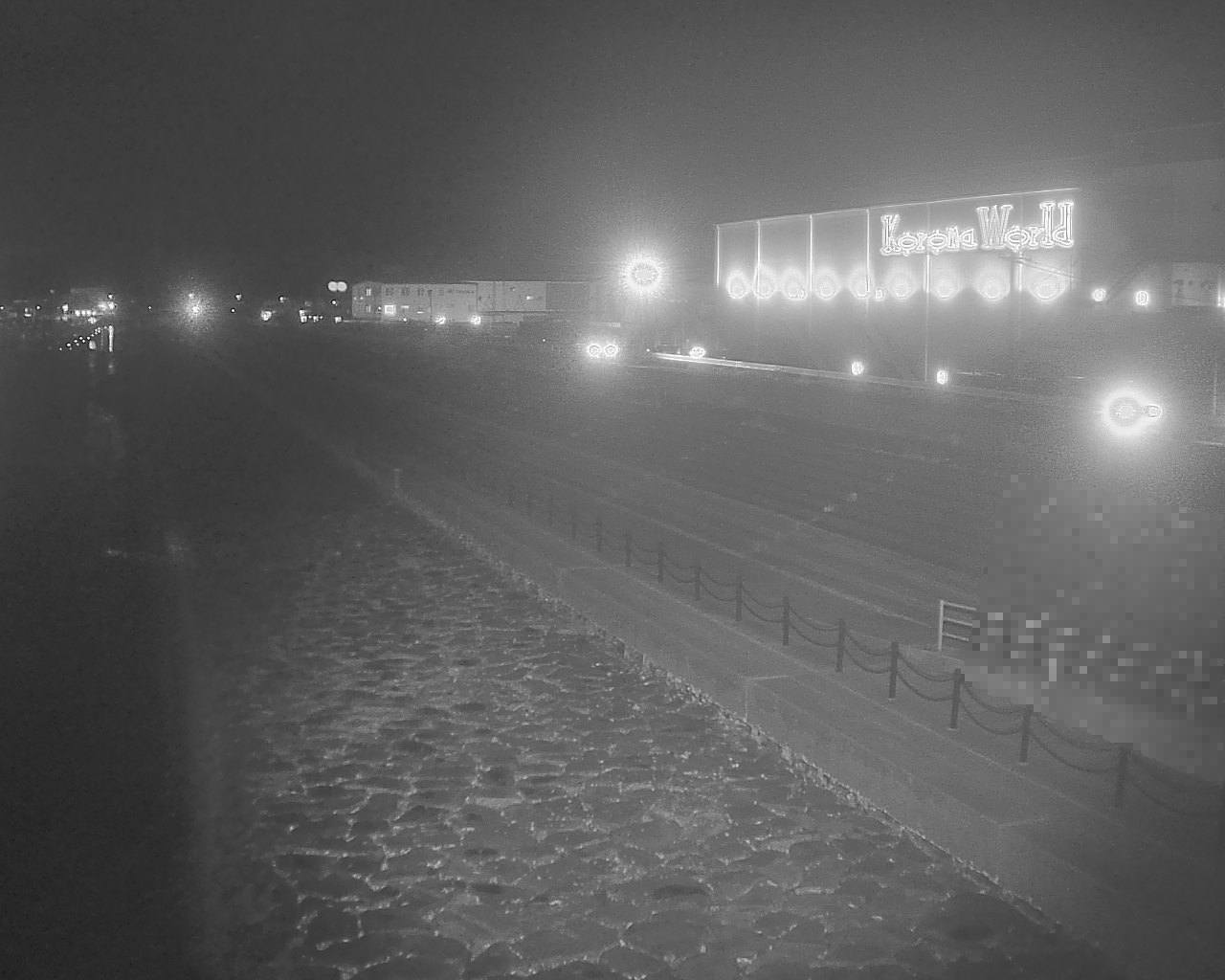 一文字防潮堤 ボートパーク方面　↖