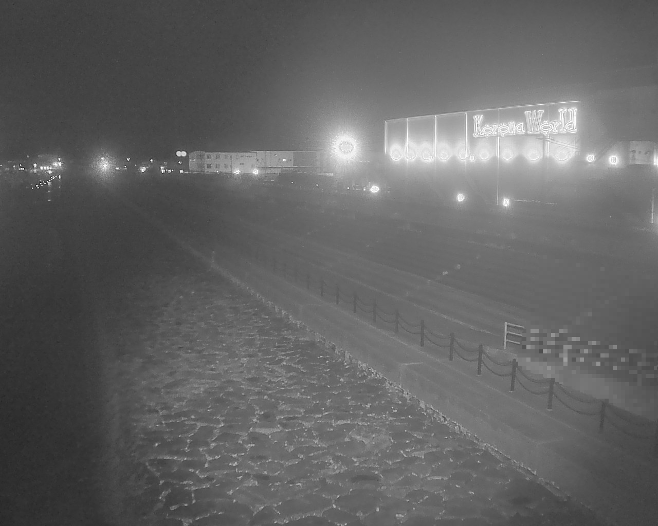 一文字防潮堤 ボートパーク方面　↖