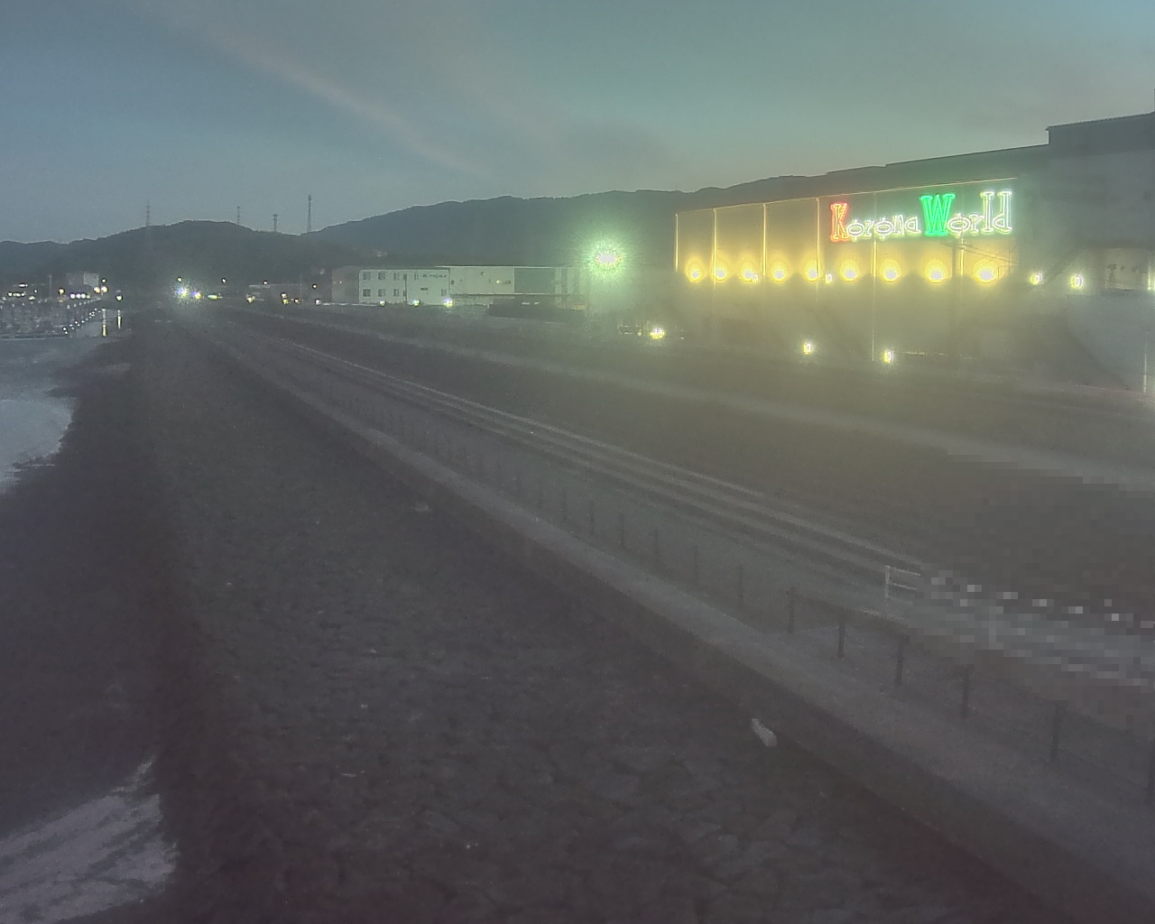 一文字防潮堤 ボートパーク方面　↖