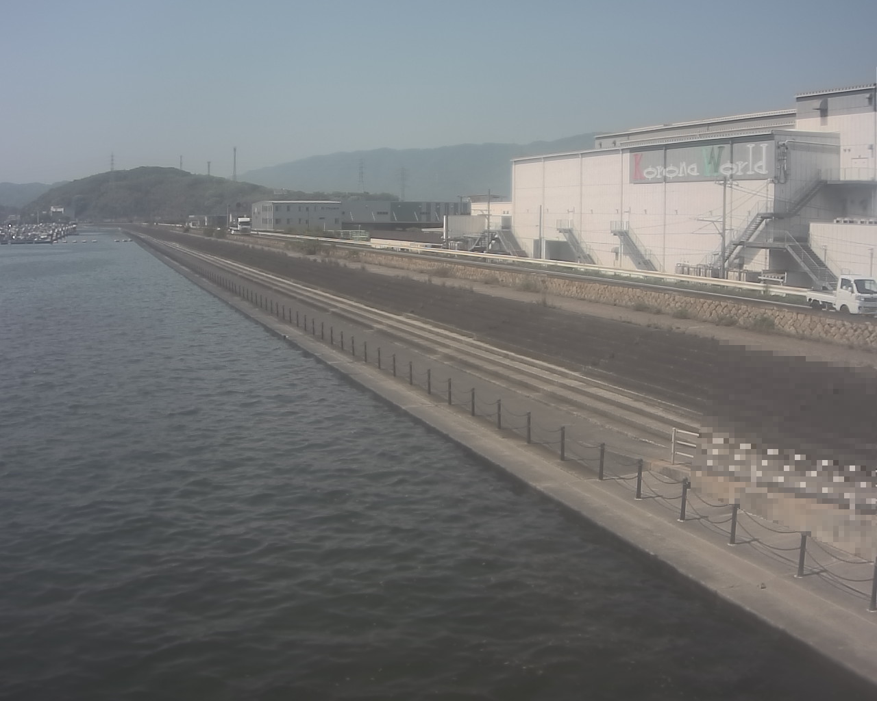 一文字防潮堤 ボートパーク方面　↖