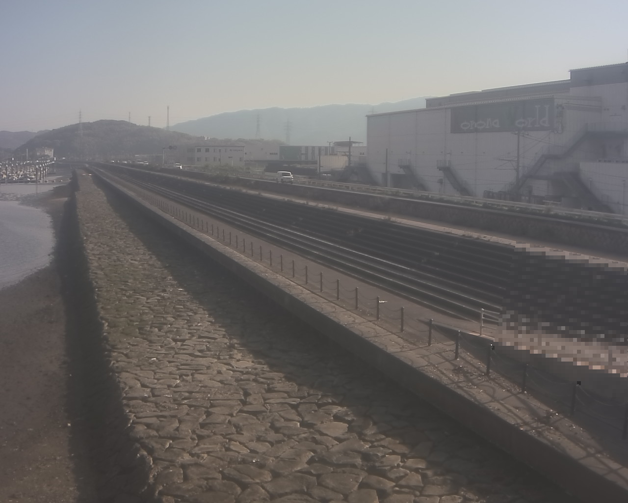一文字防潮堤 ボートパーク方面 ↖ 一文字防潮堤 ボートパーク方面 ↖