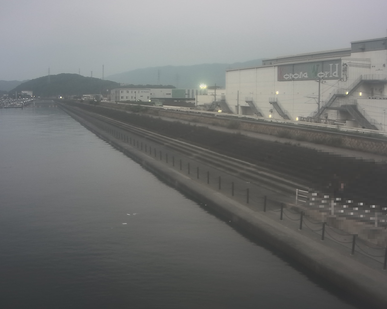 一文字防潮堤 ボートパーク方面 ↖ 一文字防潮堤 ボートパーク方面 ↖