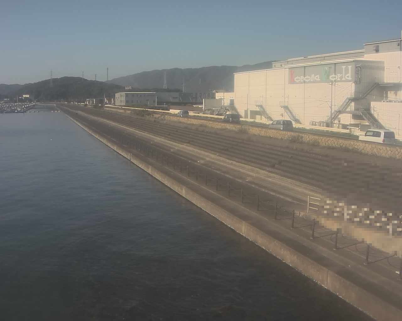 一文字防潮堤 ボートパーク方面 ↖ 一文字防潮堤 ボートパーク方面 ↖