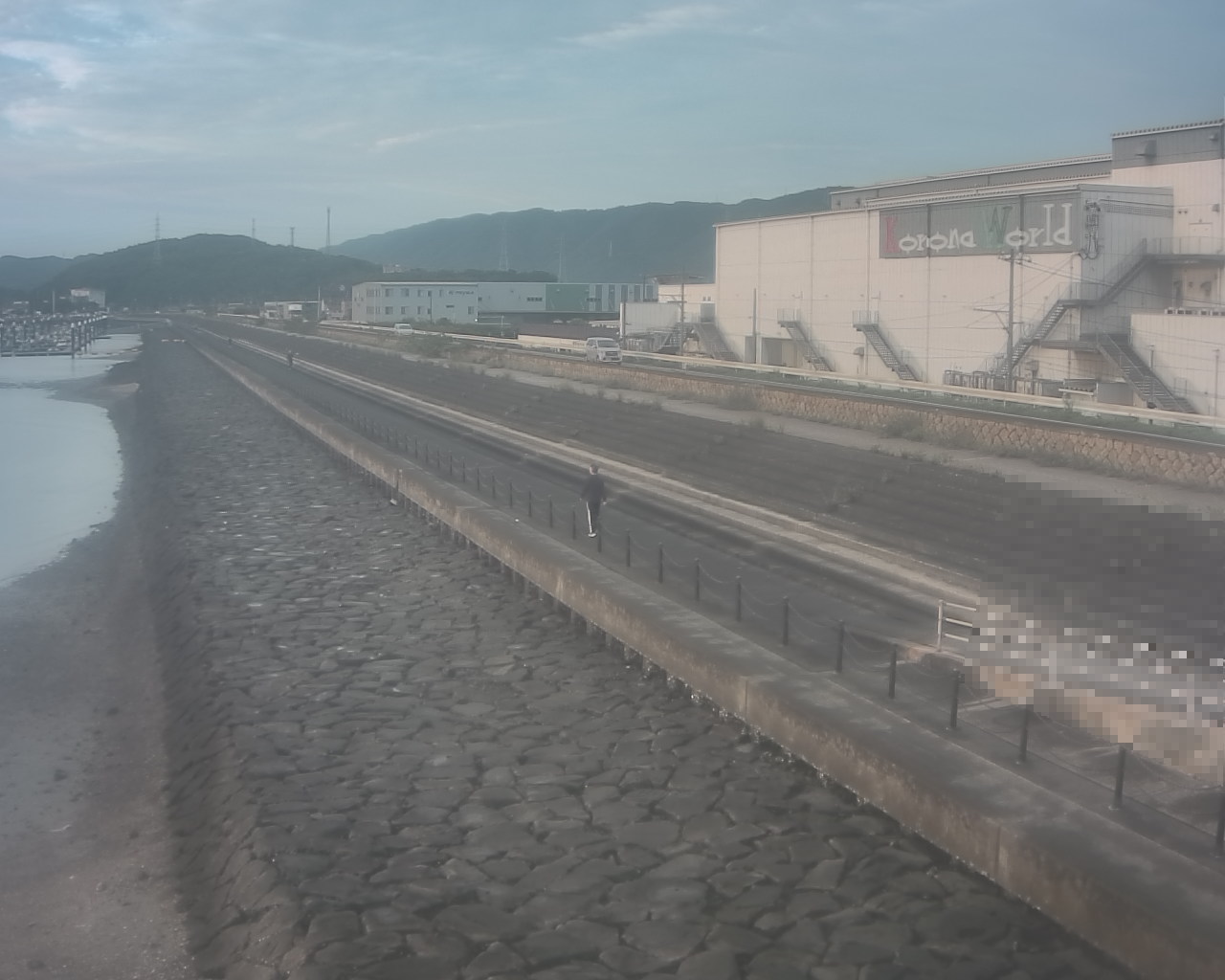 一文字防潮堤 ボートパーク方面 ↖ 一文字防潮堤 ボートパーク方面 ↖