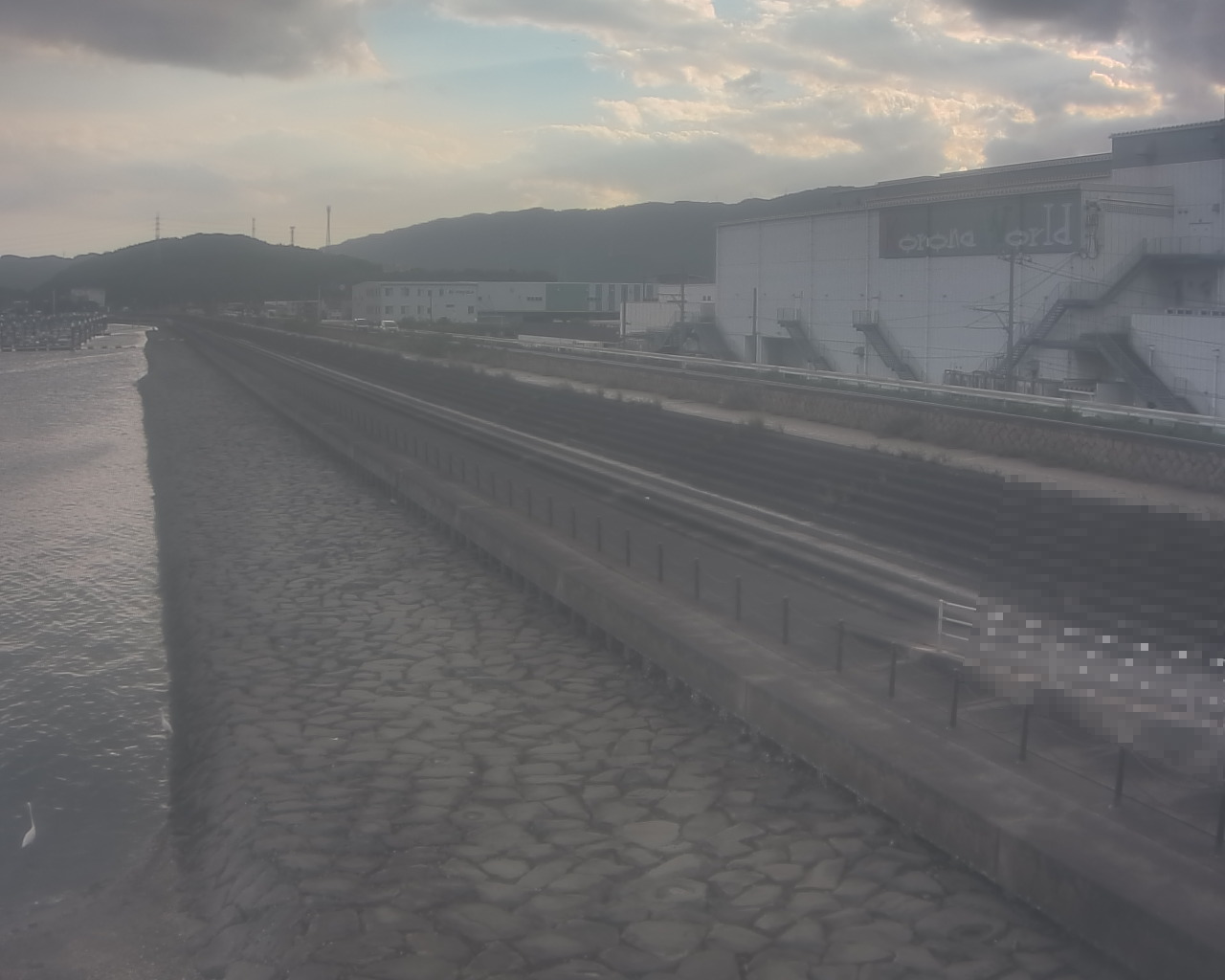 一文字防潮堤 ボートパーク方面 ↖ 一文字防潮堤 ボートパーク方面 ↖