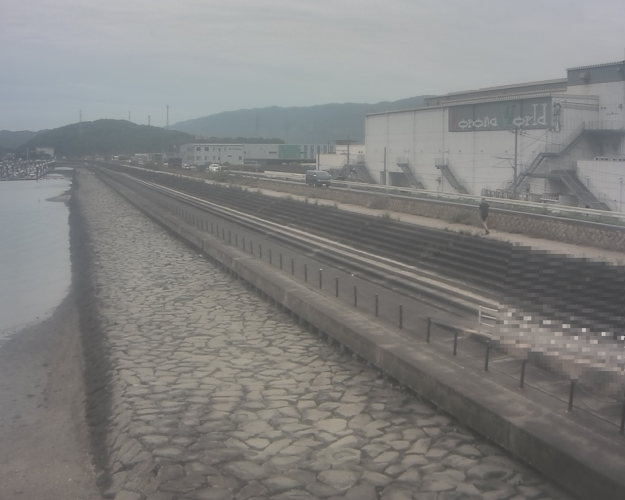 一文字防潮堤 ボートパーク方面 ↖ 一文字防潮堤 ボートパーク方面 ↖