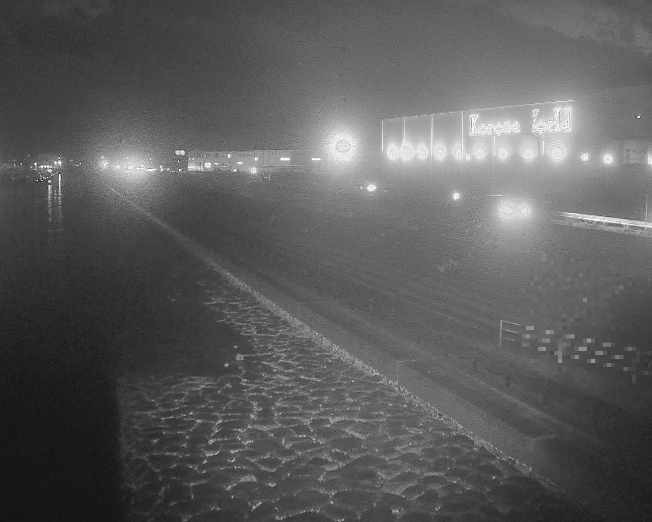 一文字防潮堤 ボートパーク方面　↖